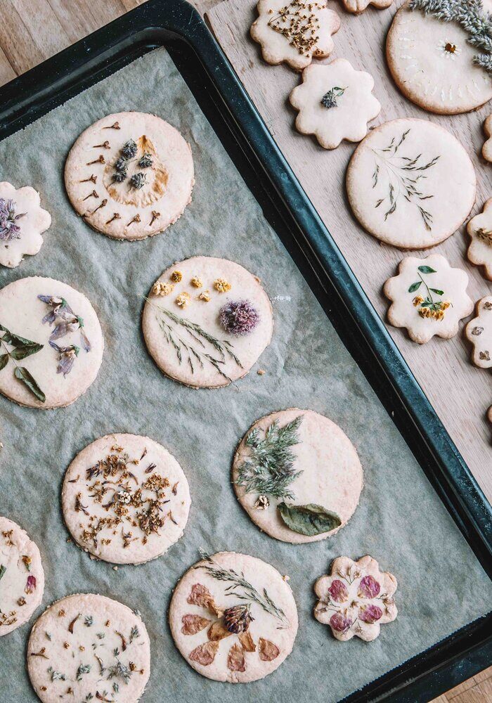 The Best Swedish Midsummer Inspired Dried Flower Cookies Recipe