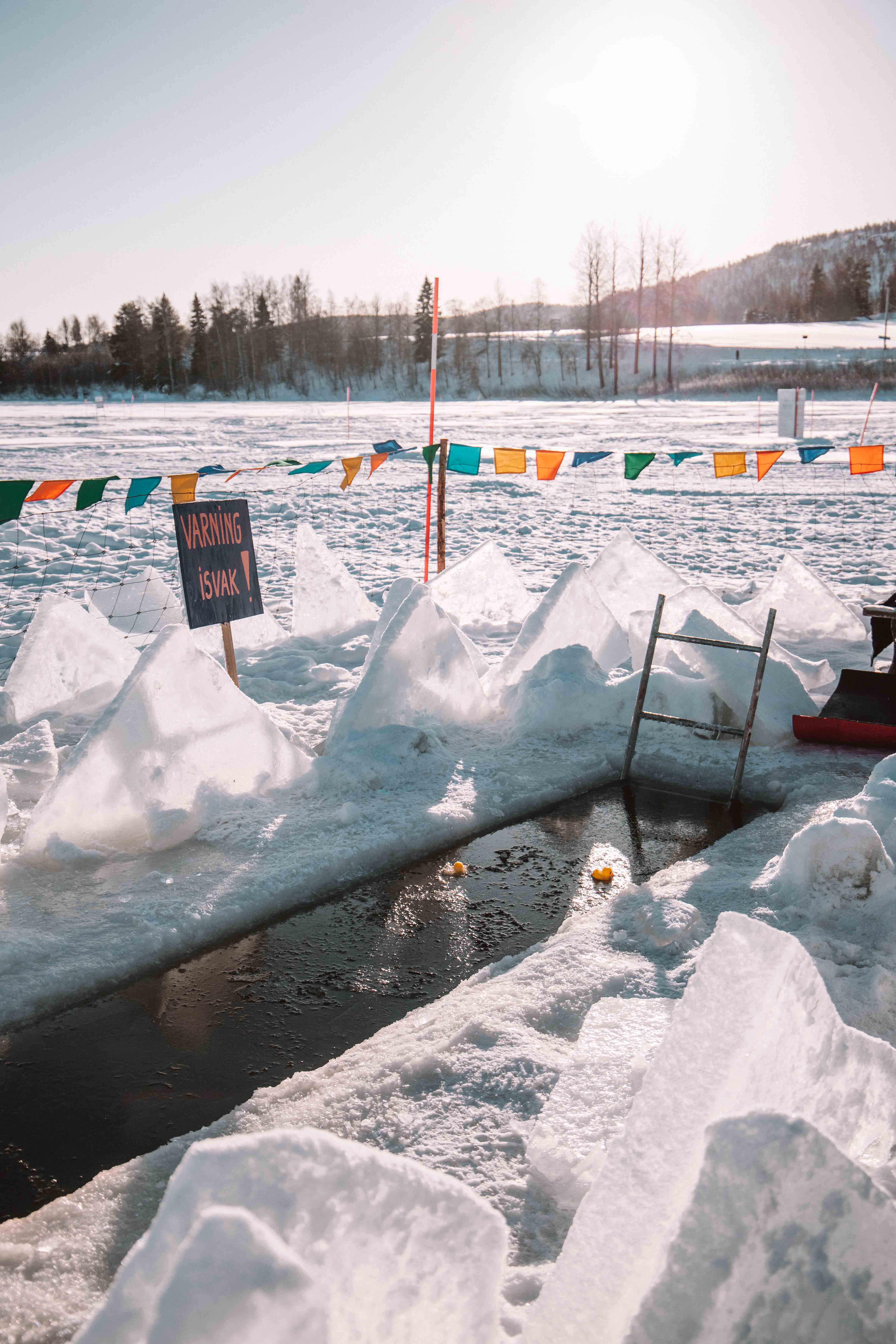 isvak in tavelsjö / ice bath