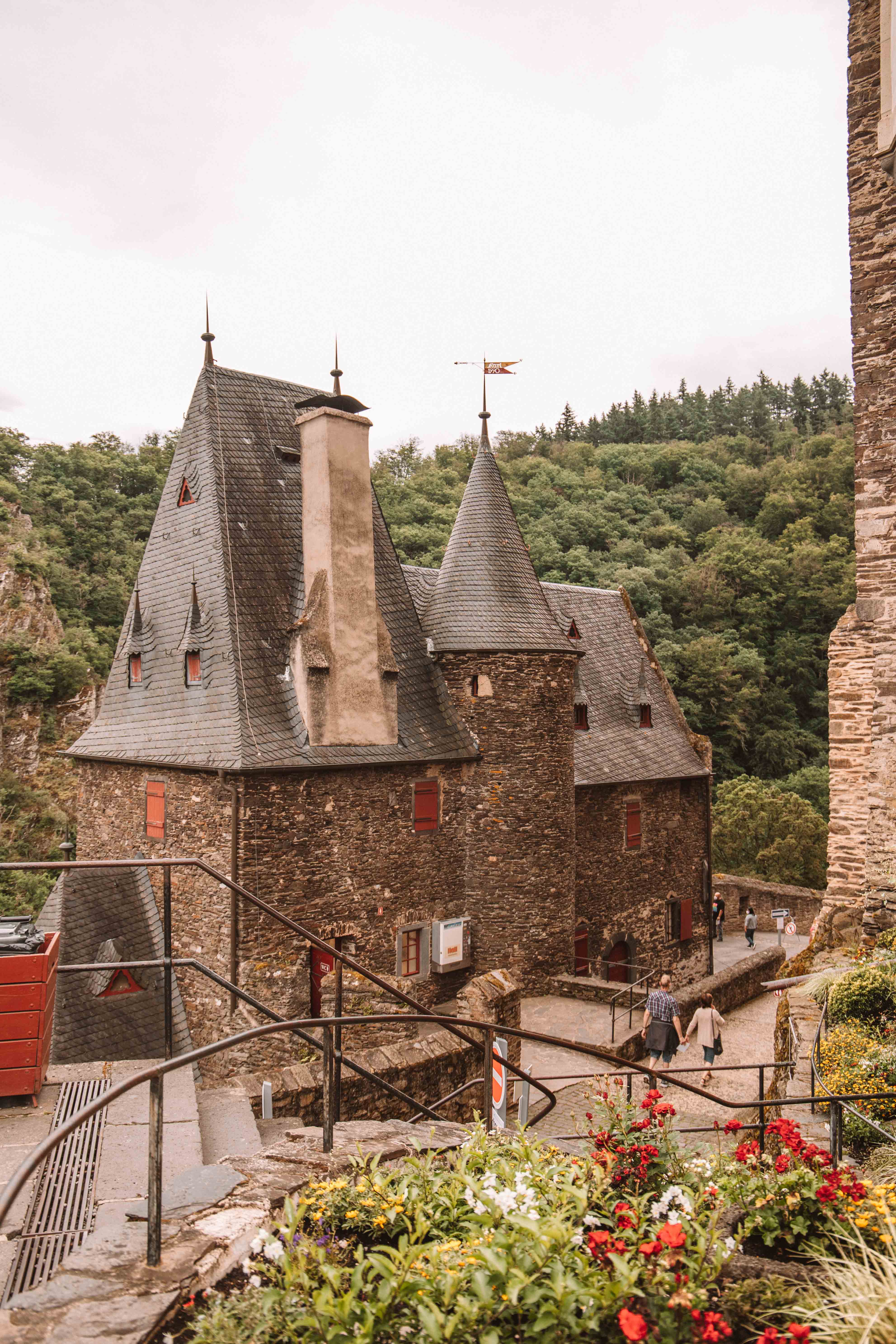 inside burg eltz