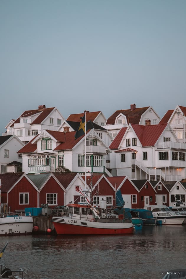 åstol harbour at dusk