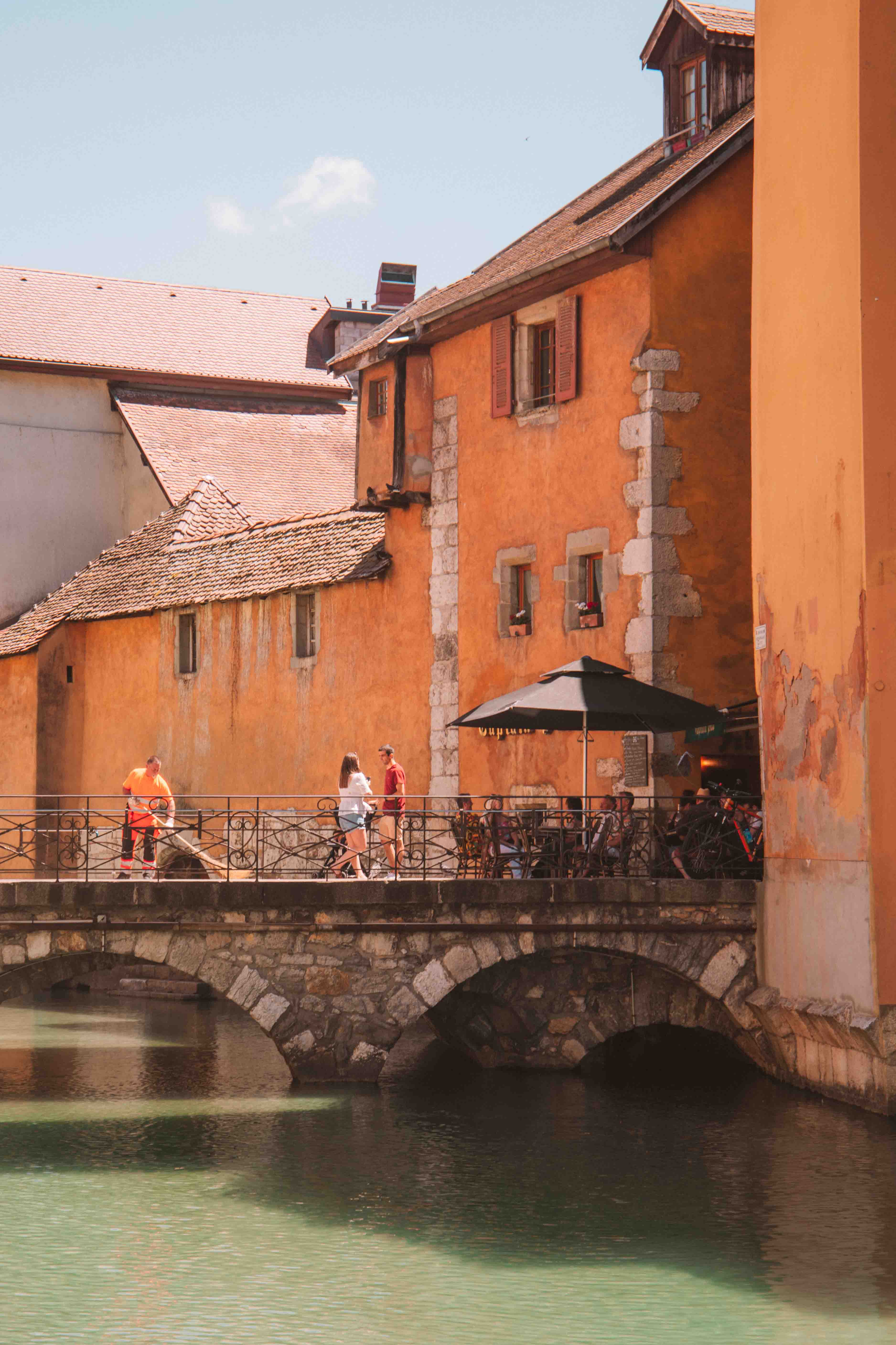 restaurant on annecy canals