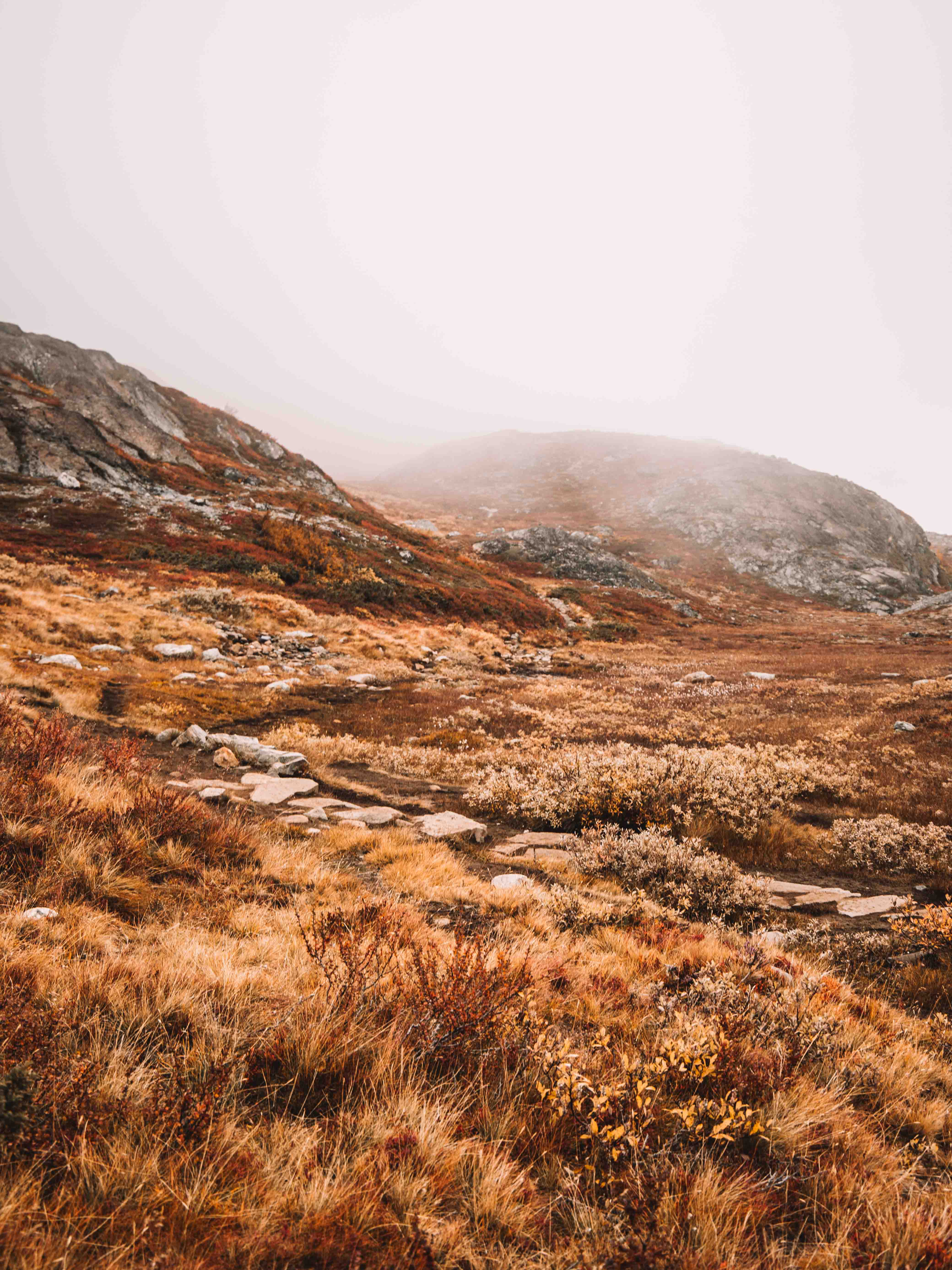 besseggen ridge hike in autumn