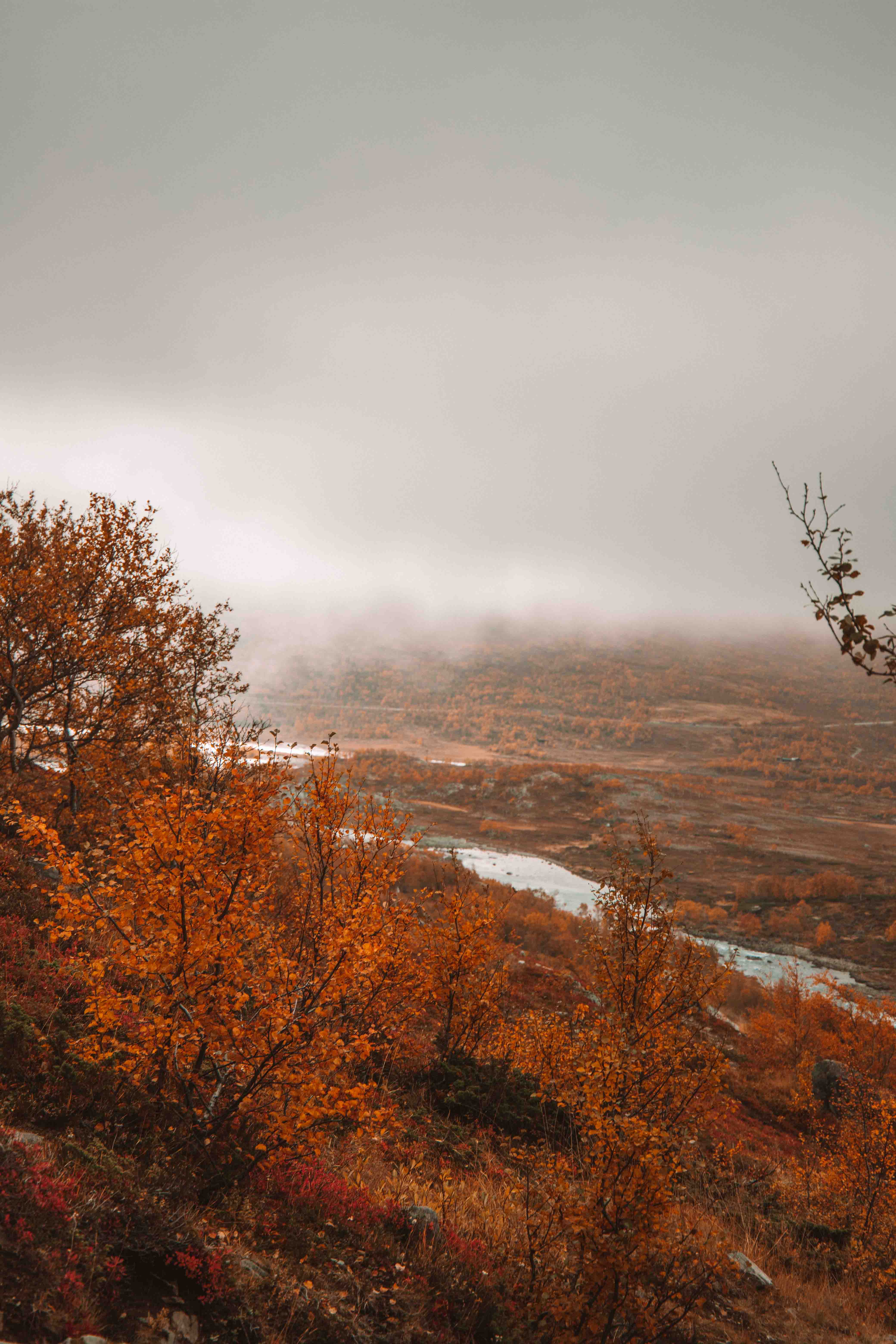 besseggen ridge hike in autumn