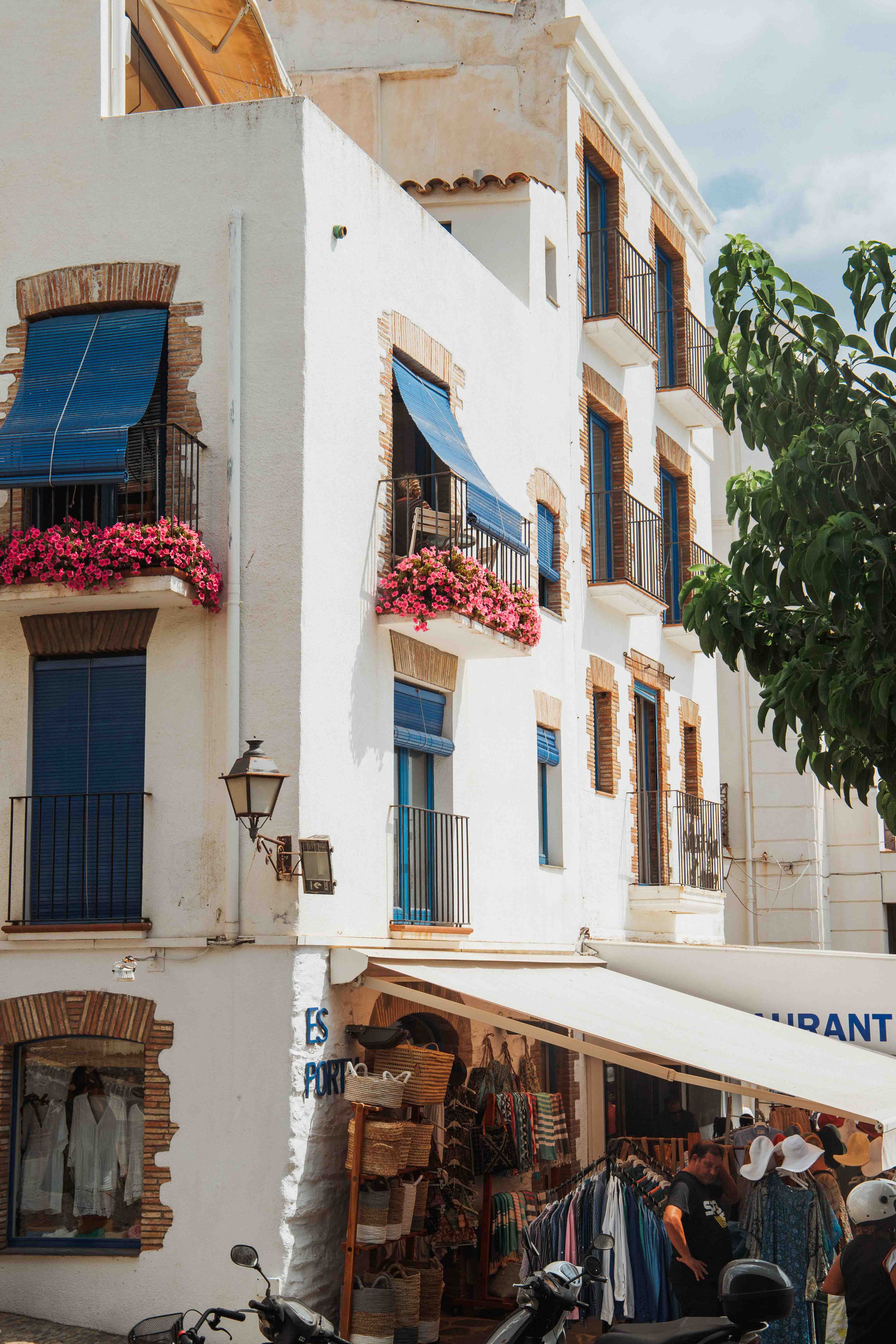 shop in cadaques