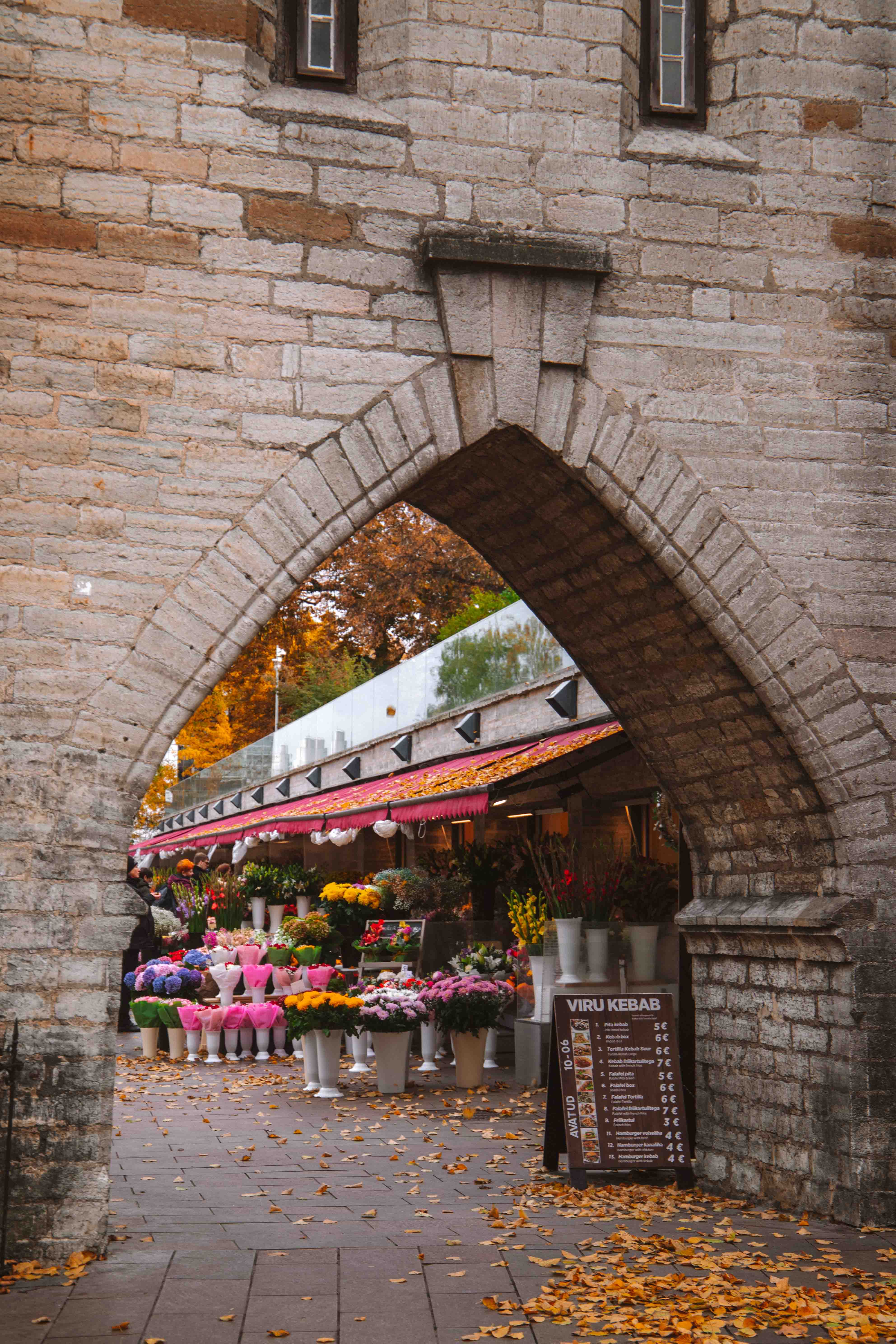 Flower market by Hellemen tower