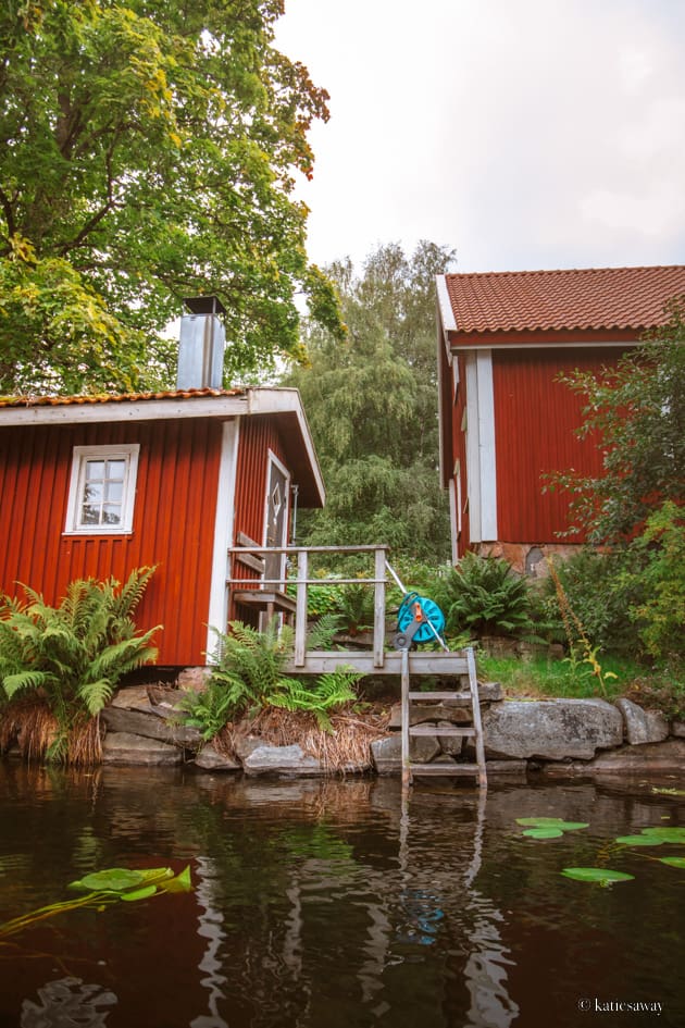 red houses by the lake in dalsland